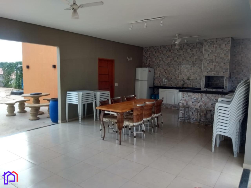 Avenida projetada 2 920 Bairro Avenida Parque  Terreno 12x26 Construída 92,81 ( incluindo a piscina )